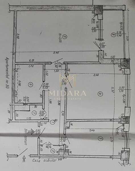 Banu Manta, Piata Victoriei 2 cam