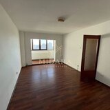 Banu Manta, Piata Victoriei 2 cam